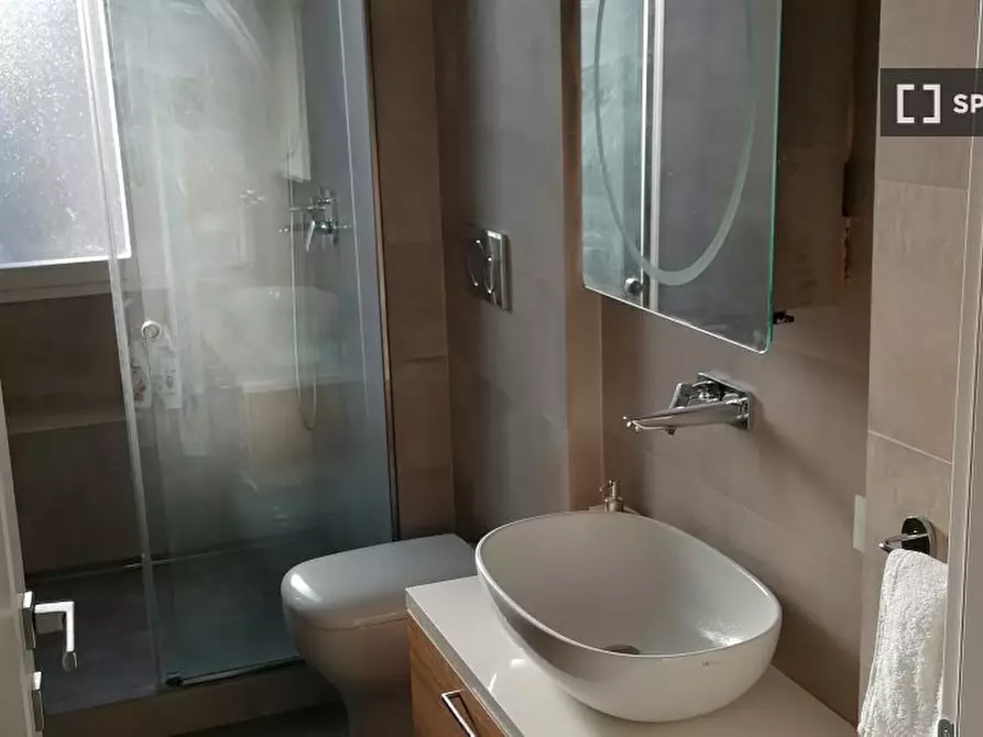 Immagine 6 di Camera condivisa in affitto  in Via dei Monti Lepini a Roma
