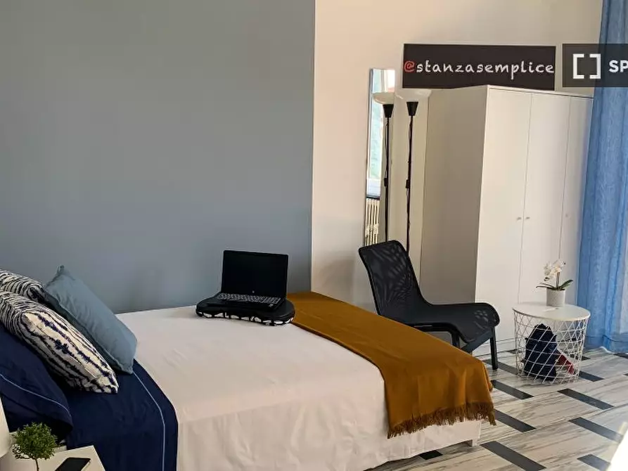 Immagine 2 di Camera condivisa in affitto  in Via La Thuile n. a Torino