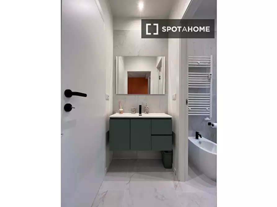 Immagine 9 di Appartamento in affitto  in Via Tavazzano a Milano