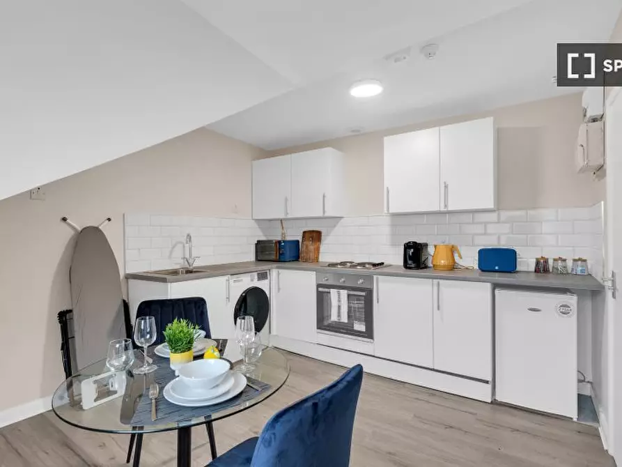 Immagine 6 di Ufficio in affitto  in flat a Tottenham