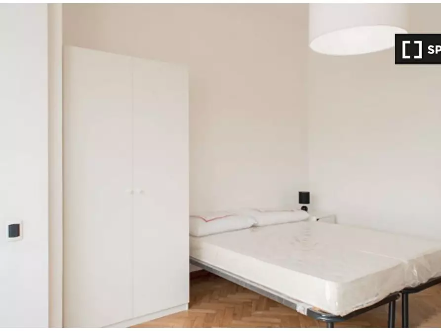 Immagine 15 di Camera condivisa in affitto  in Via Luca Valerio a Roma