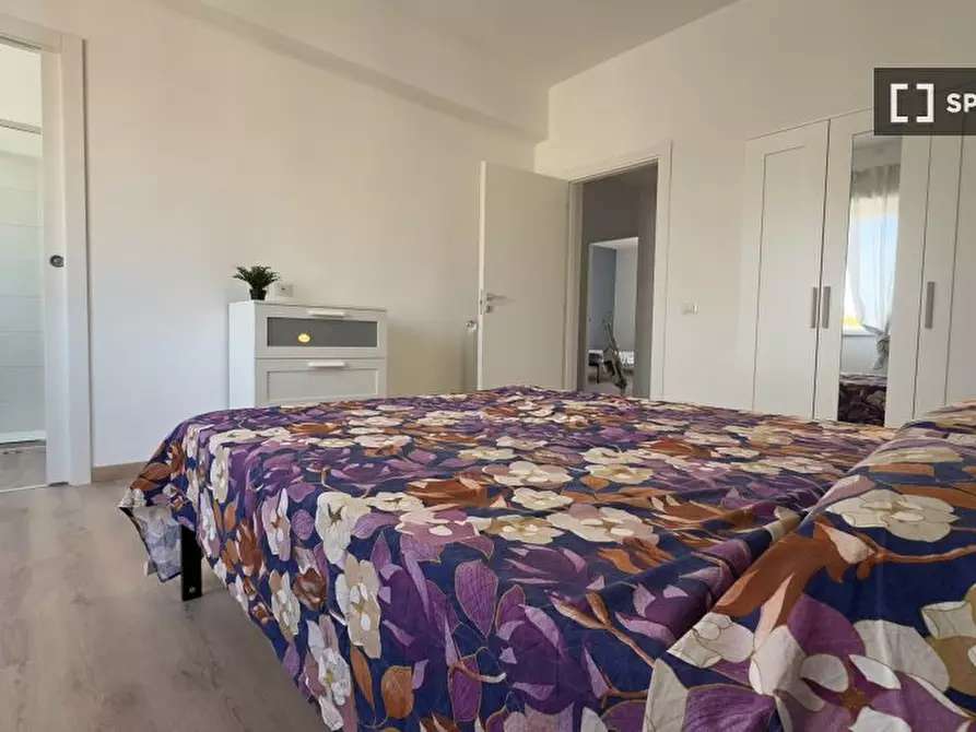 Immagine 5 di Camera condivisa in affitto  in Via Salvatore Pincherle a Roma