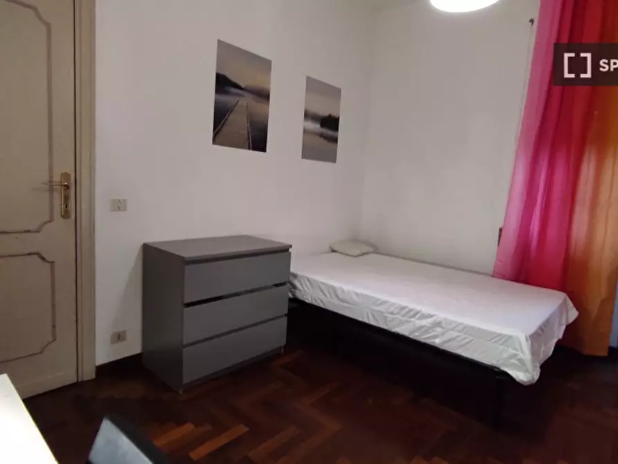 Immagine 2 di Camera condivisa in affitto  in Via Lero, 00144 Roma RM, Italy a Roma