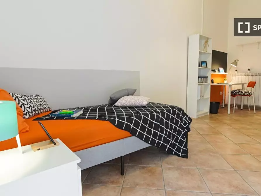 Immagine 3 di Camera condivisa in affitto  in Via Pignasecca n. a Napoli