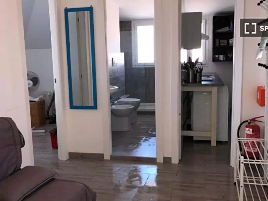 Immagine 1 di Appartamento in affitto  in Lungomare Duca degli Abruzzi a Roma