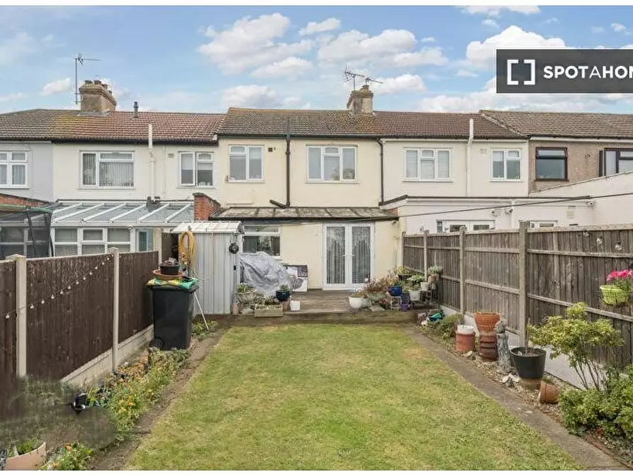 Immagine 5 di Camera condivisa in affitto  in Laburnum Ave a Romford