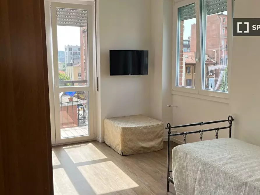 Immagine 1 di Camera condivisa in affitto  in Via Vipacco a Milano