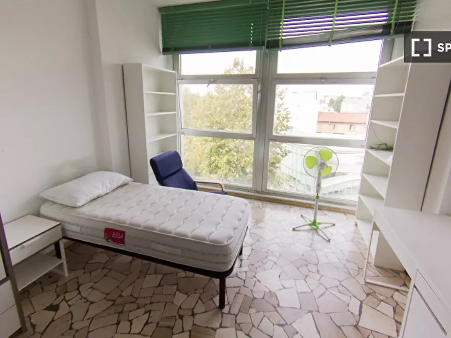 Immagine 14 di Camera condivisa in affitto  in Via Valtellina a Milano