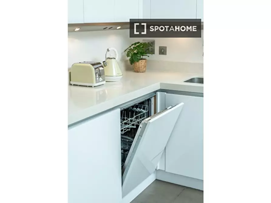 Immagine 5 di Appartamento in affitto  in Wendle Square a Wandsworth
