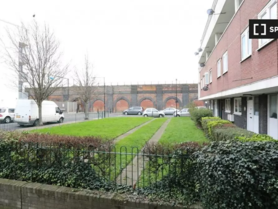 Immagine 10 di Camera condivisa in affitto  in Warley St a Poplar