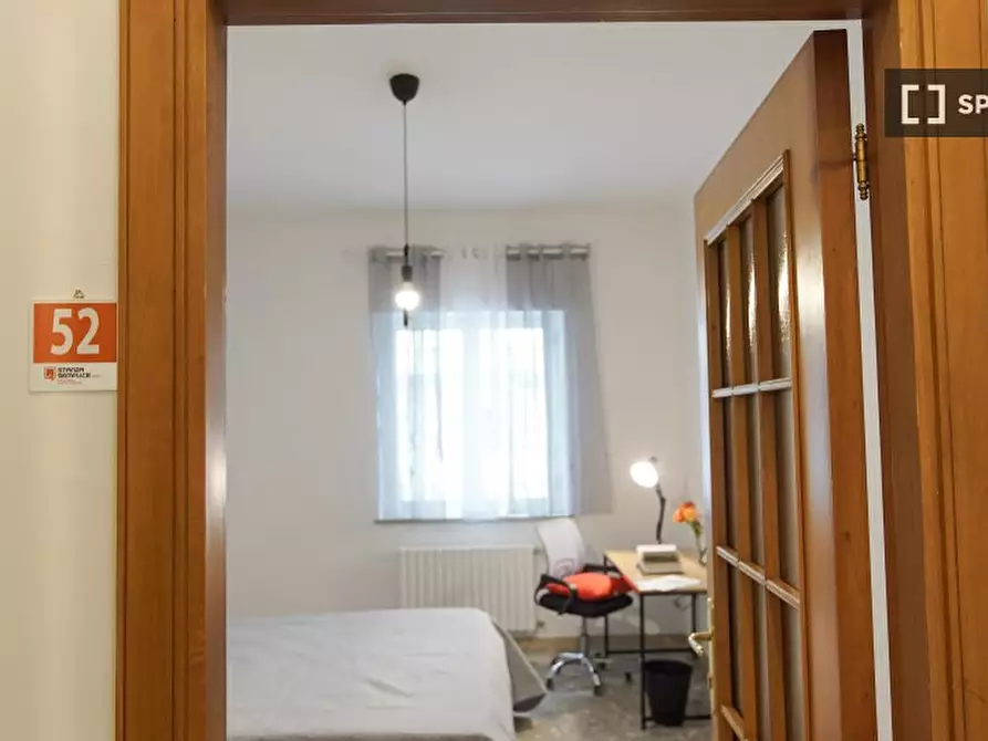 Immagine 1 di Camera condivisa in affitto  in Bognar a Pozzuoli