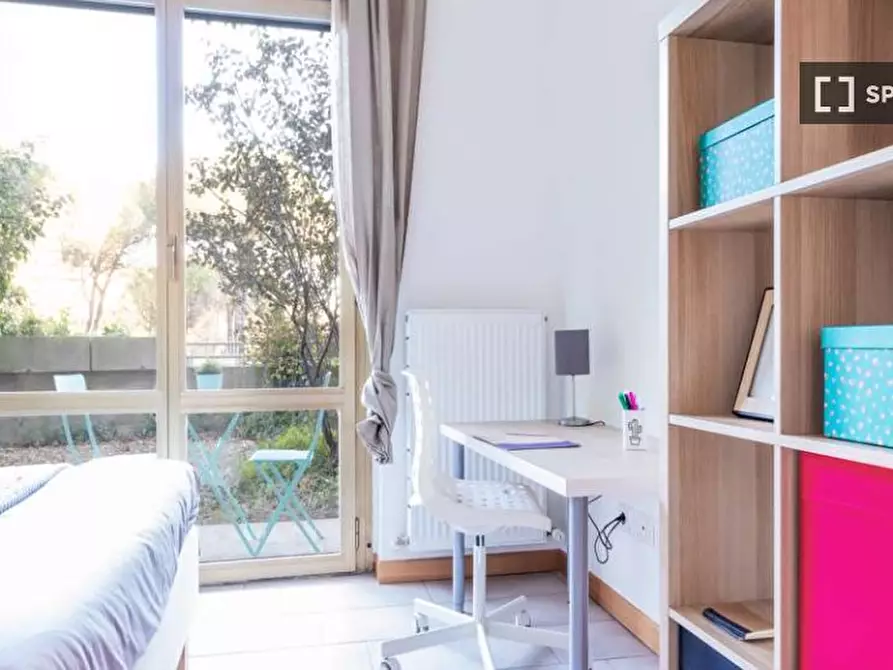 Immagine 5 di Camera condivisa in affitto  in Via Fiume delle Perle a Roma