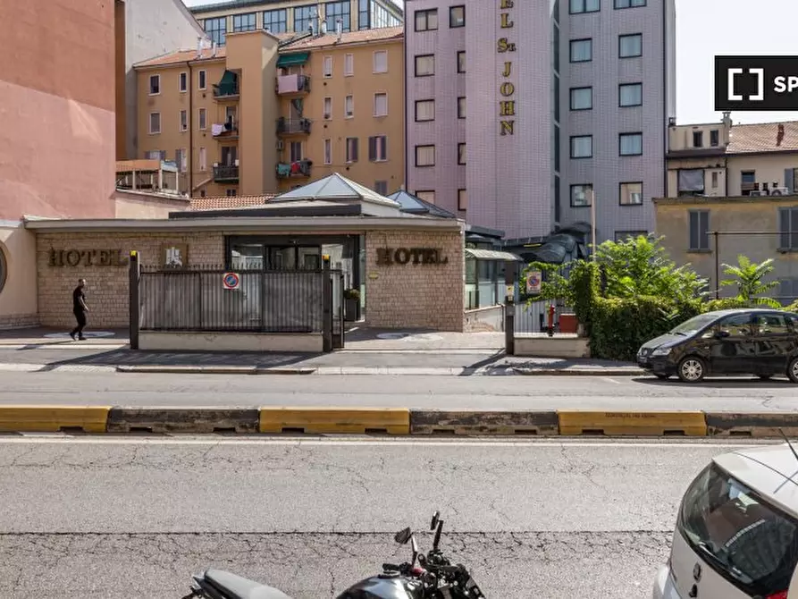 Immagine 13 di Camera condivisa in affitto  in Via Bruno Buozzi a Sesto San Giovanni