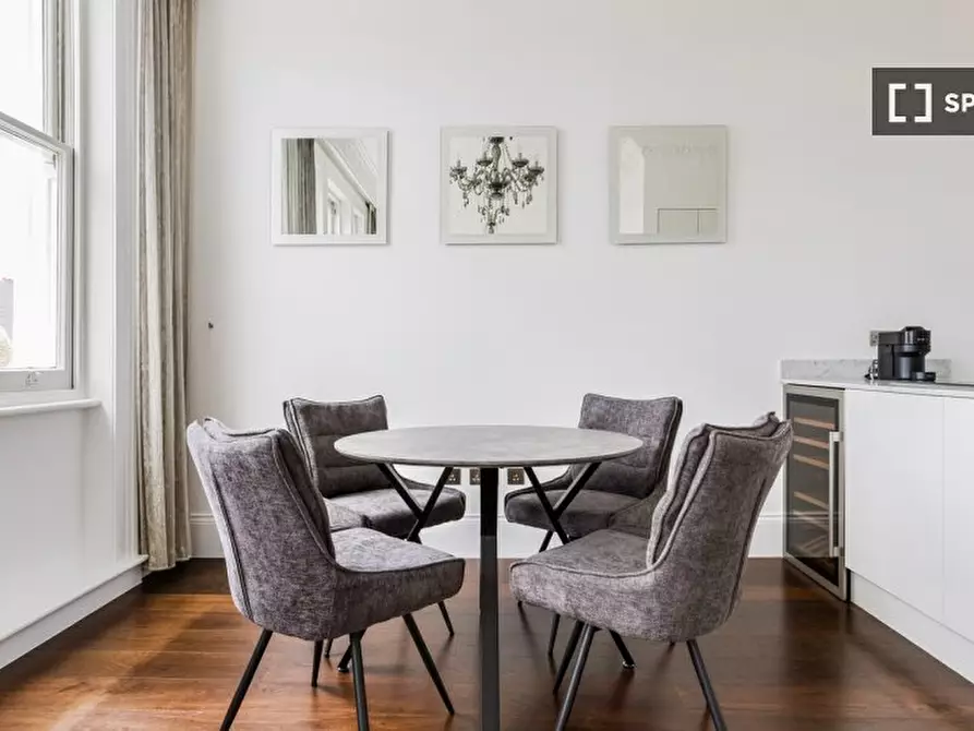 Immagine 6 di Appartamento in affitto  in Redcliffe Square a Kensington