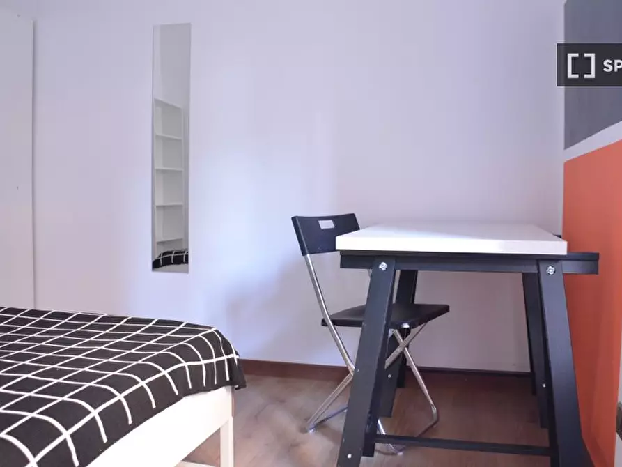 Immagine 3 di Camera condivisa in affitto  in Via Tigelliob a Cagliari