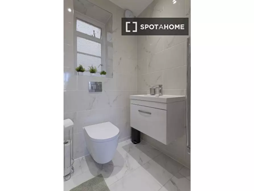 Immagine 13 di Appartamento in affitto  in Marlow Court a Camden Town