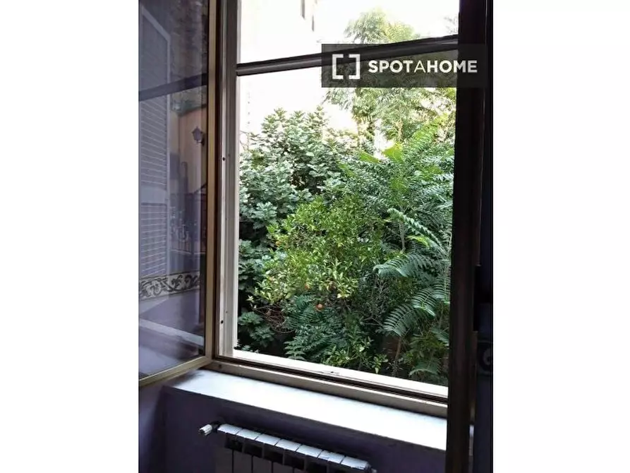 Immagine 11 di Camera condivisa in affitto  in Via Montesilvano a Napoli