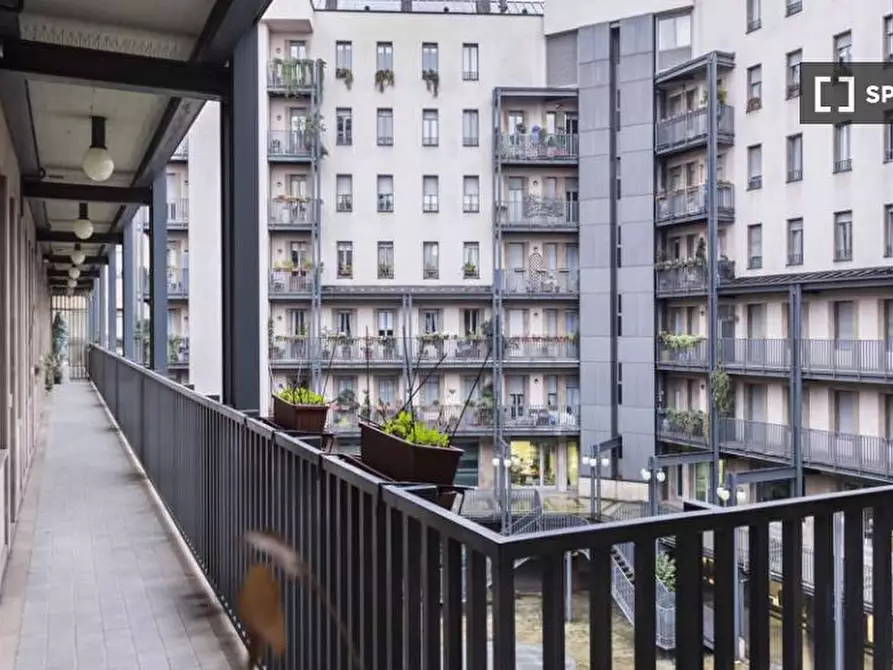 Immagine 17 di Camera condivisa in affitto  in Viale Monte Santo a Milano