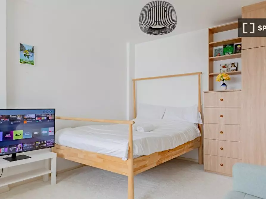 Immagine 12 di Appartamento in affitto  in Woburn Pl a Camden Town