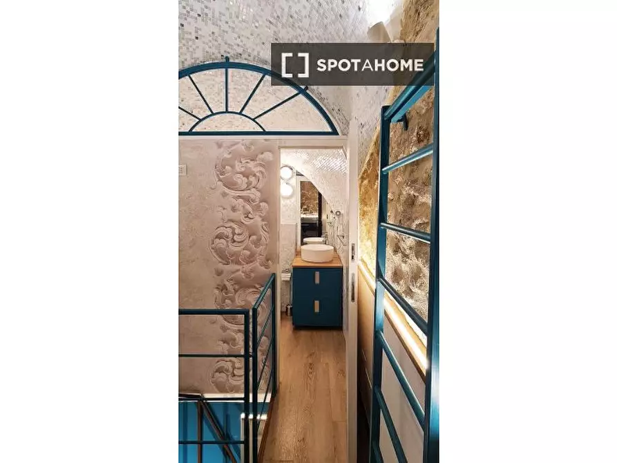 Immagine 10 di Appartamento in affitto  in Via S. Pellegrino a Napoli