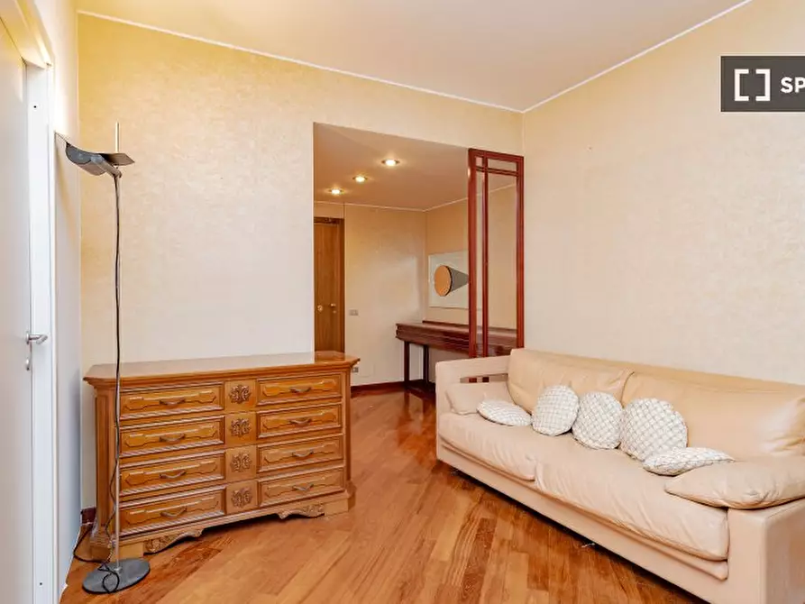 Immagine 18 di Camera condivisa in affitto  in Via Francesco Caracciolo a Milano