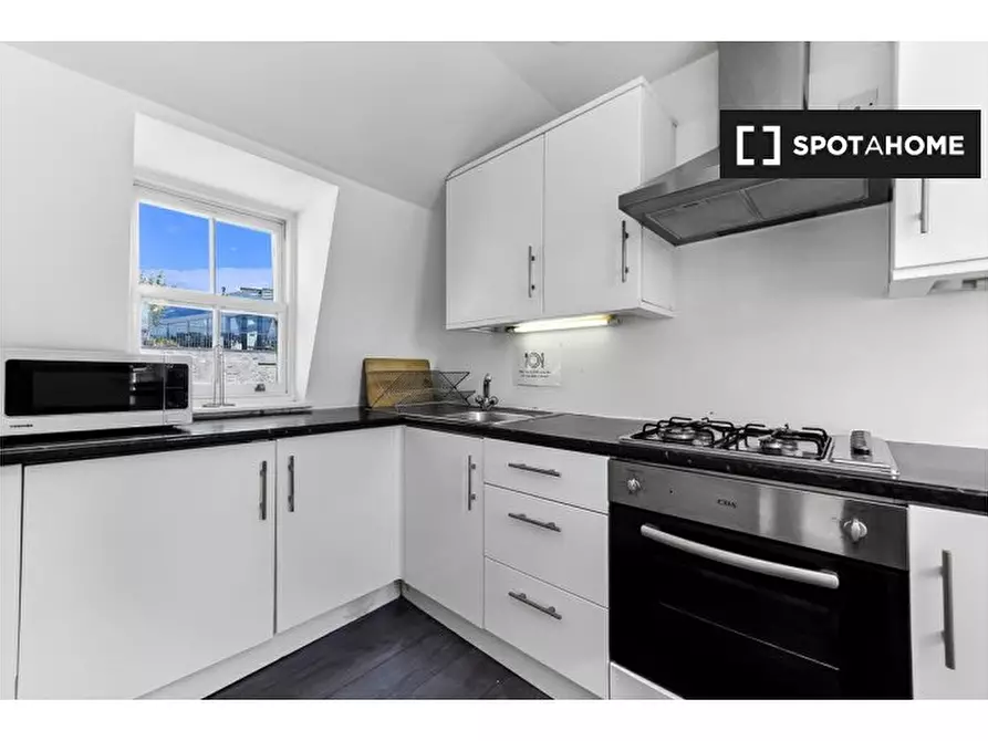 Immagine 4 di Appartamento in affitto  in Tottenham St a Camden Town