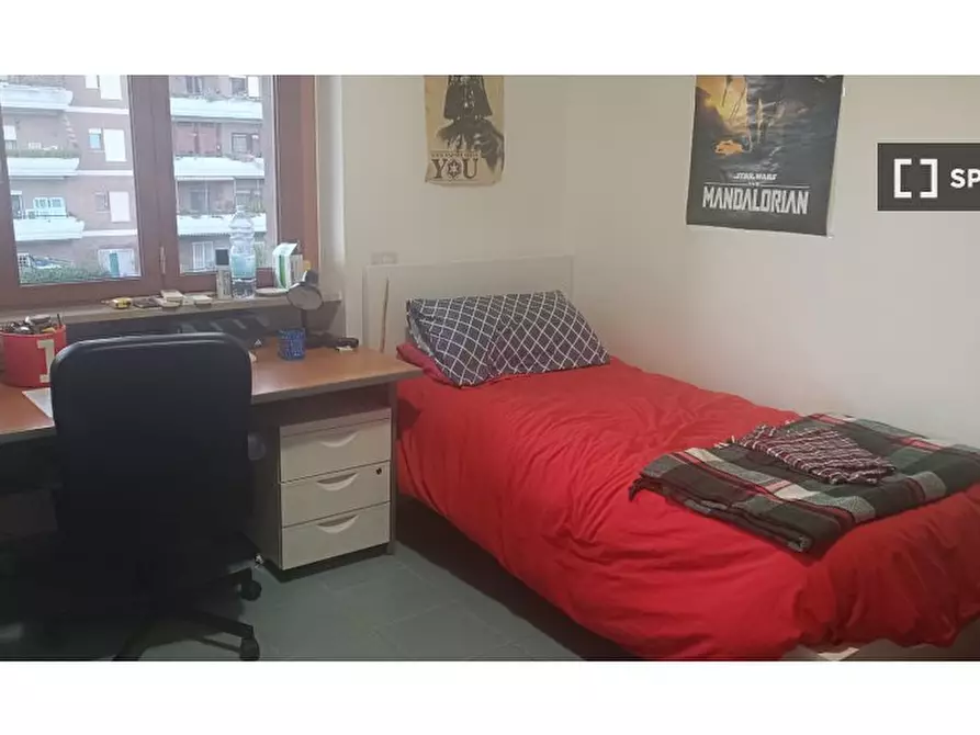 Immagine 19 di Camera condivisa in affitto  in Piazza Eschilo a Roma