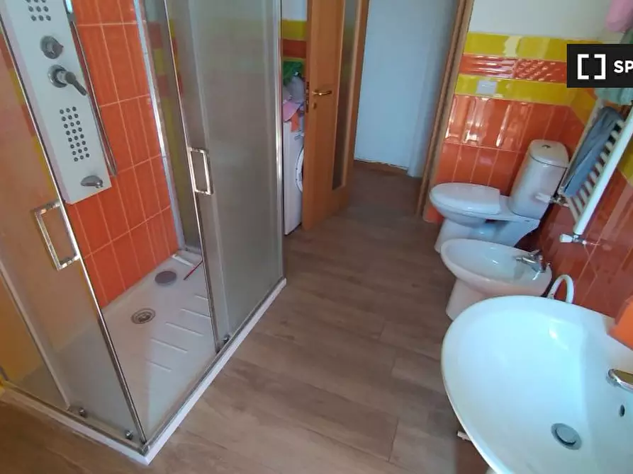 Immagine 8 di Camera condivisa in affitto  in Via S. Arcangelo a Baiano a Napoli