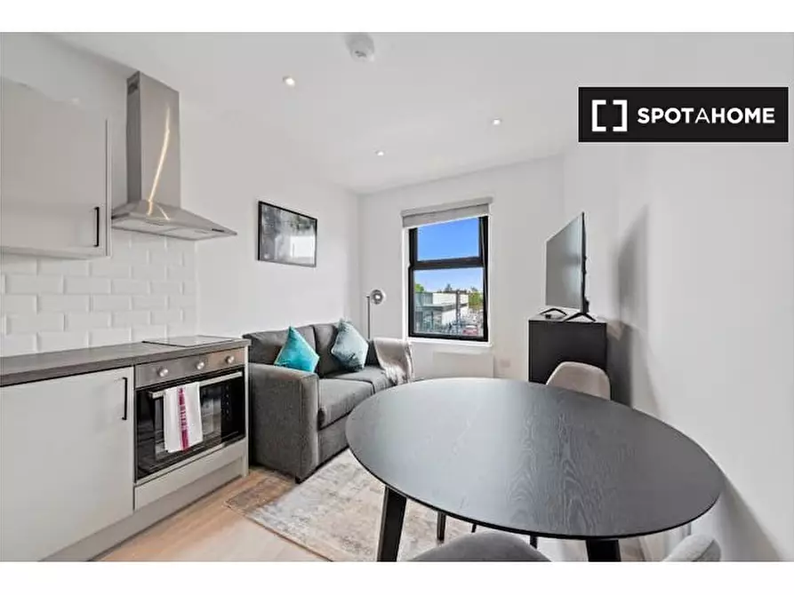 Immagine 8 di Appartamento in affitto  in Flat Devonshire House 577 High Road N17 6SB a Tottenham