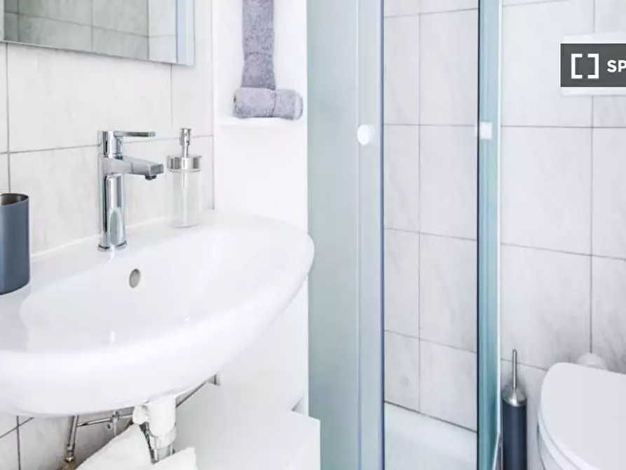 Immagine 16 di Camera condivisa in affitto  in Via Paolo Bassi a Milano