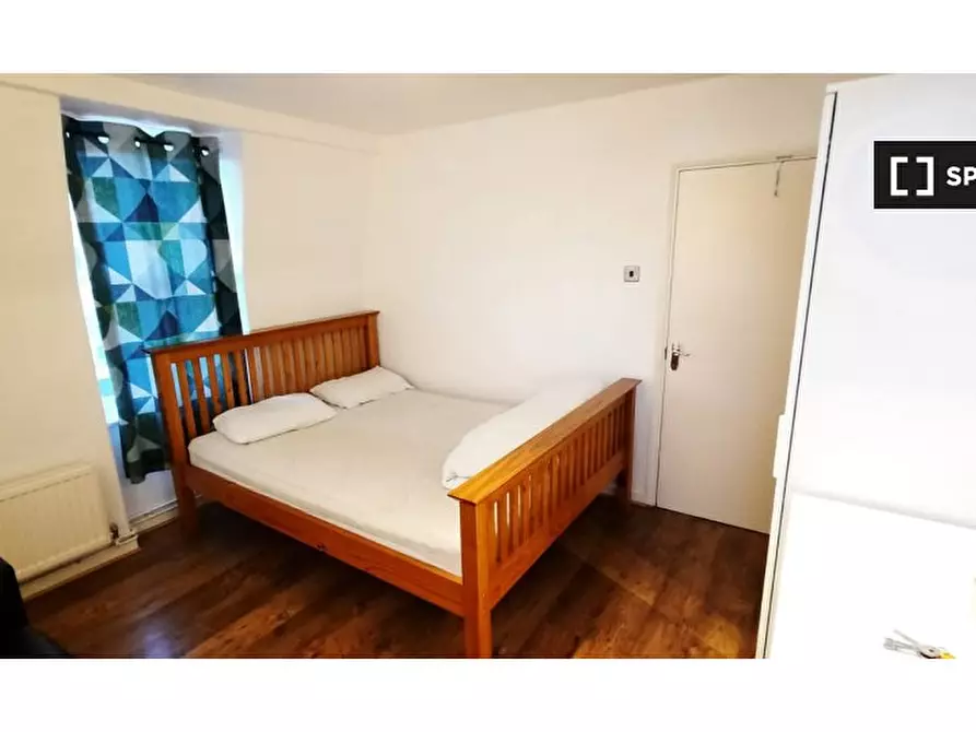 Immagine 2 di Camera condivisa in affitto  in Fulham Ct a Hammersmith