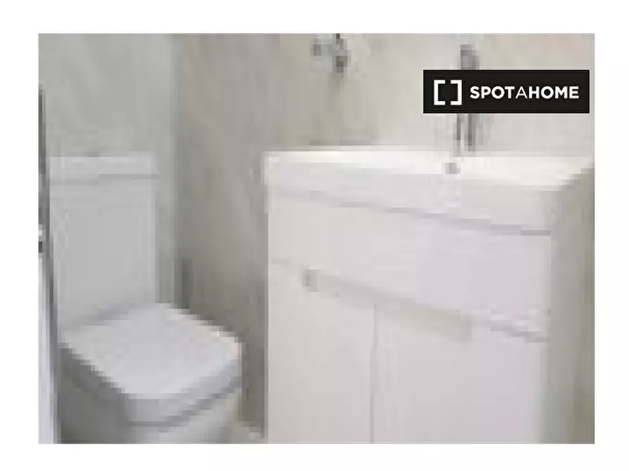 Immagine 5 di Appartamento in affitto  in St Mary's Cres a 