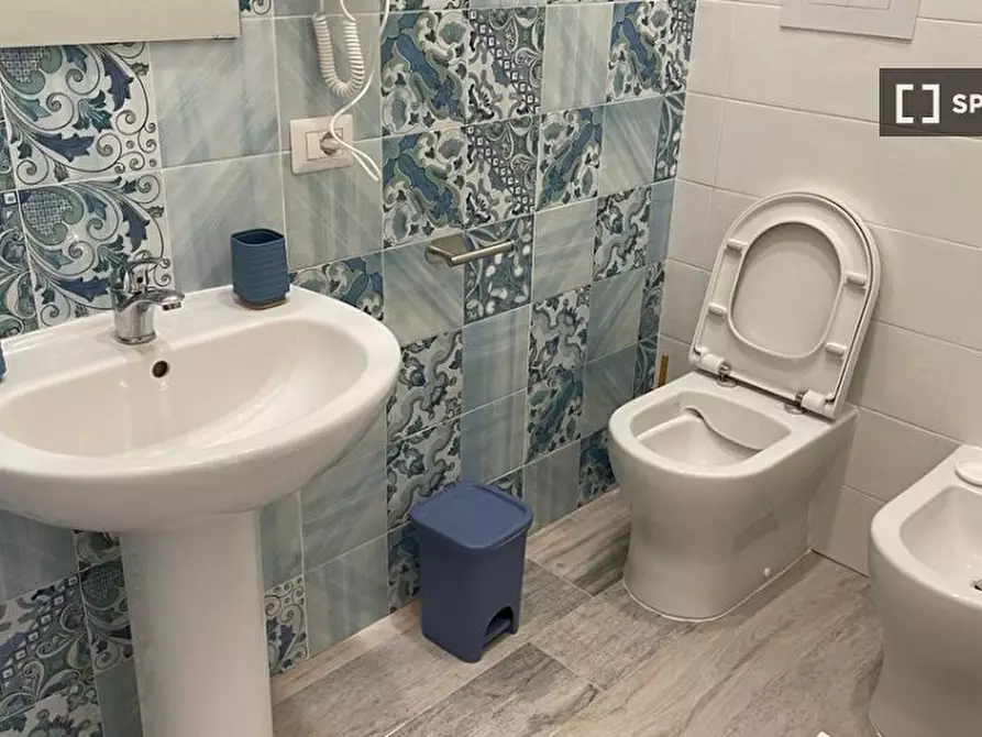Immagine 8 di Camera condivisa in affitto  in Corso Giuseppe Garibaldi a Napoli