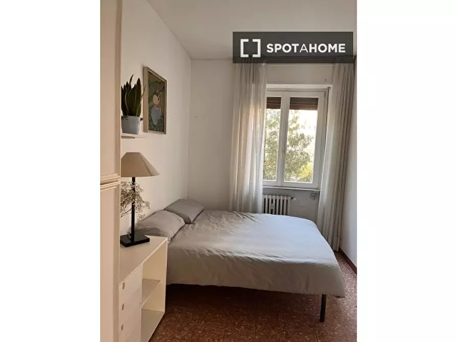 Immagine 3 di Camera condivisa in affitto  in Via Caccialepori a Milano