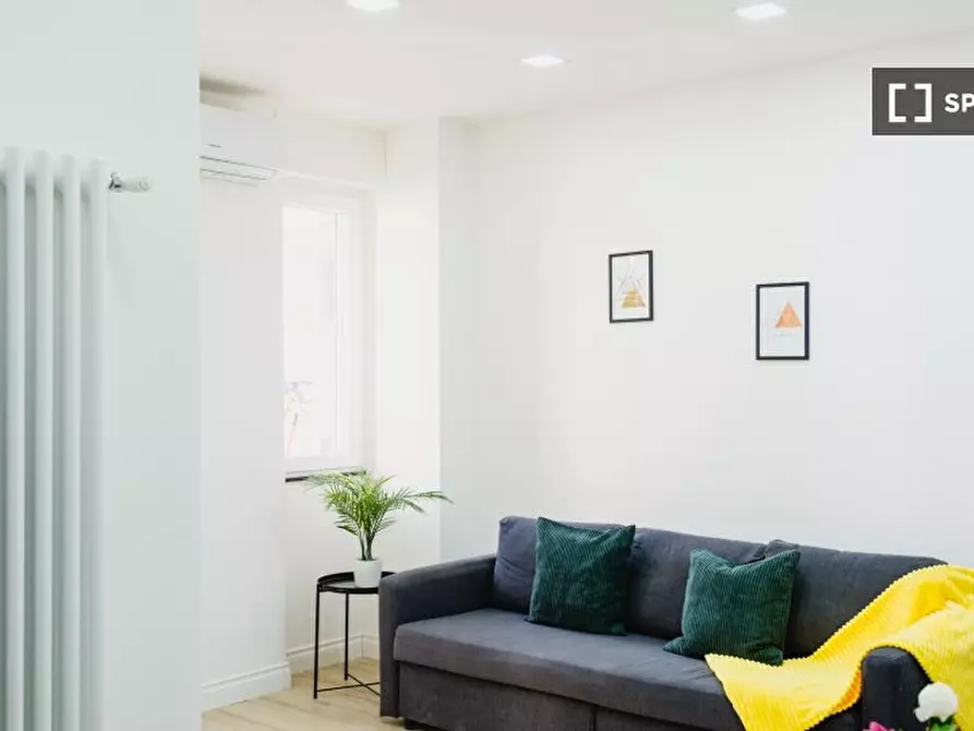 Immagine 4 di Appartamento in affitto  in Via Nicolò Tommaseo a Napoli