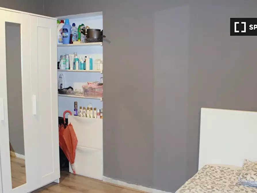 Immagine 2 di Camera condivisa in affitto  in Via Malta a Roma