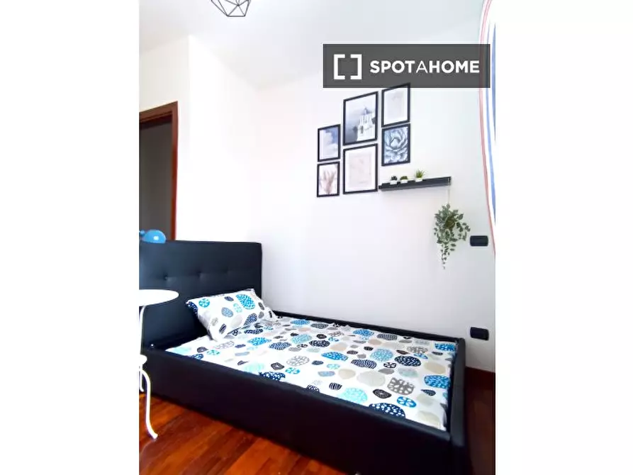 Immagine 11 di Camera condivisa in affitto  in Via Carlo Imbonati a Milano