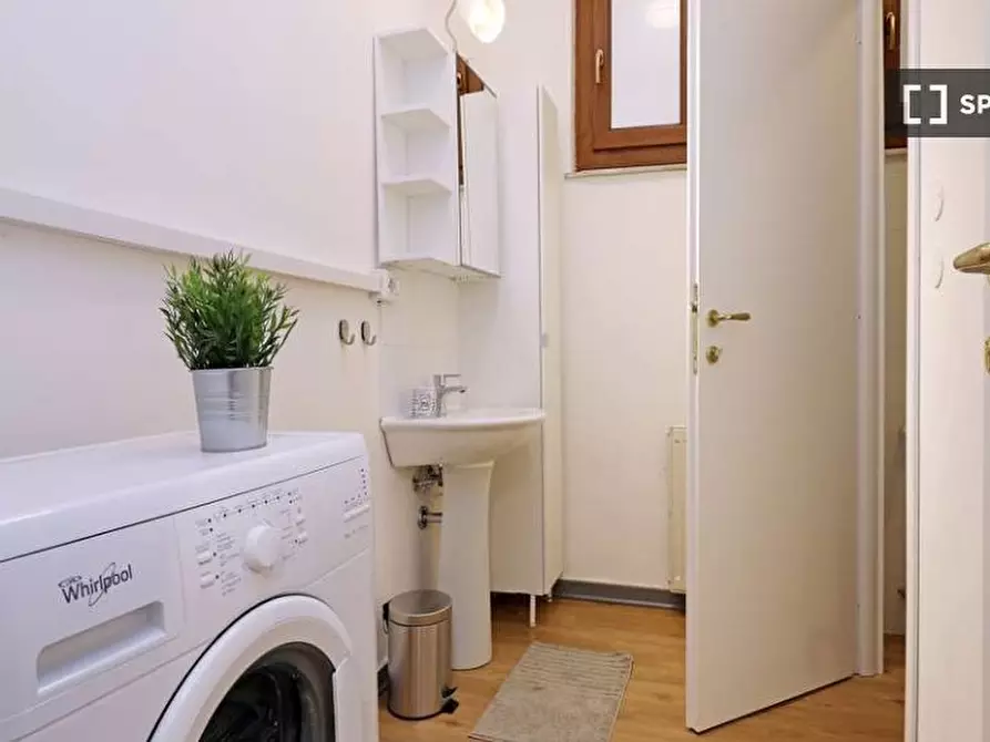 Immagine 9 di Camera condivisa in affitto  in Via dei Giornalisti a Roma