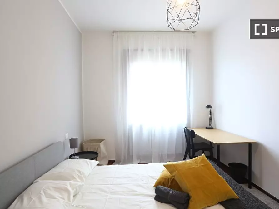 Immagine 3 di Camera condivisa in affitto  in Via Passo Sella a Milano