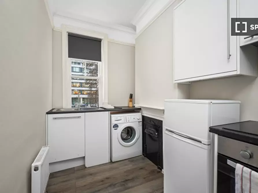 Immagine 9 di Appartamento in affitto  in Great Portland Street a Paddington