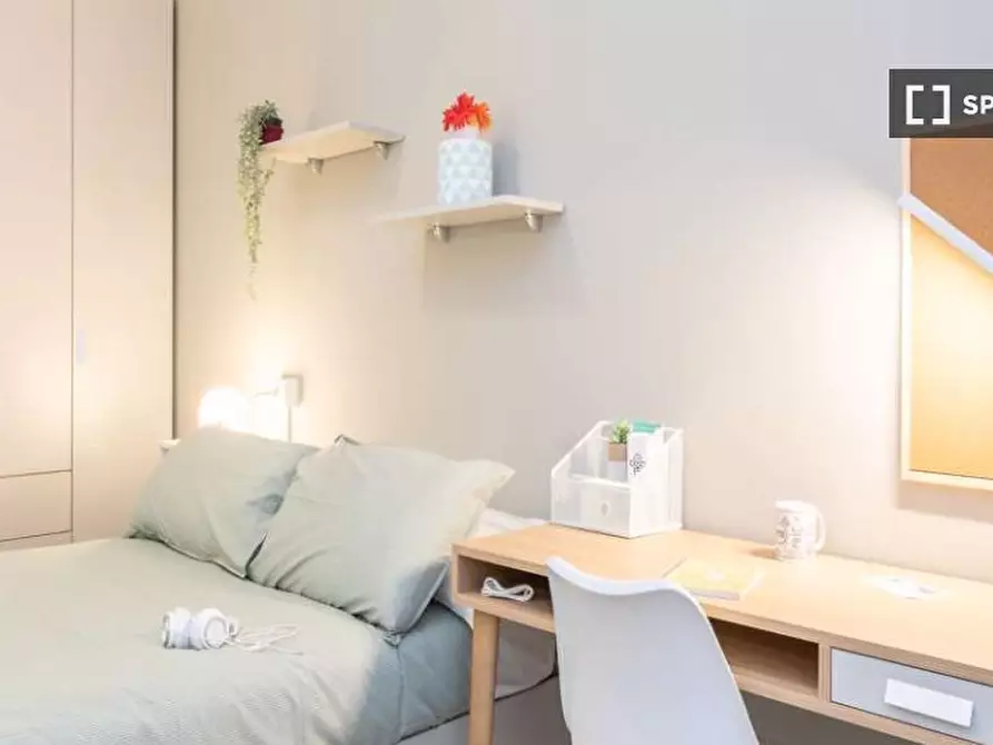 Immagine 1 di Camera condivisa in affitto  in Via Salasco a Milano