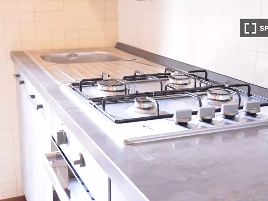 Immagine 5 di Camera condivisa in affitto  in Via Tigelliob a Cagliari