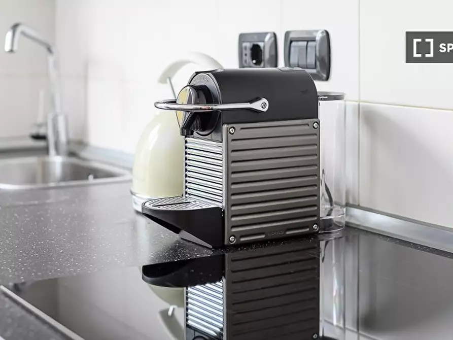 Immagine 10 di Ufficio in affitto  in Via Gressoney a Milano