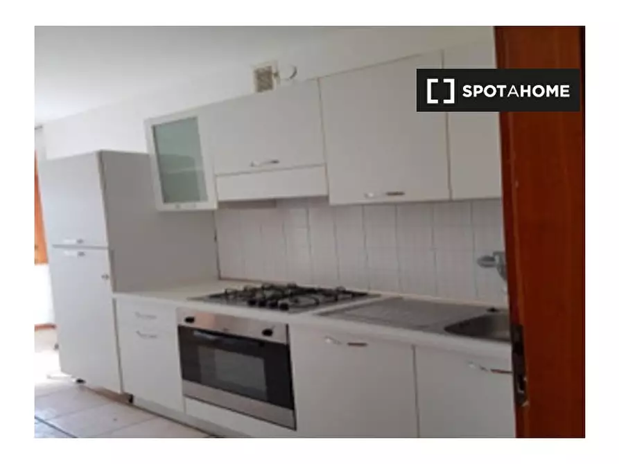 Immagine 3 di Camera condivisa in affitto  in Via Alcide Degasperi a Trento