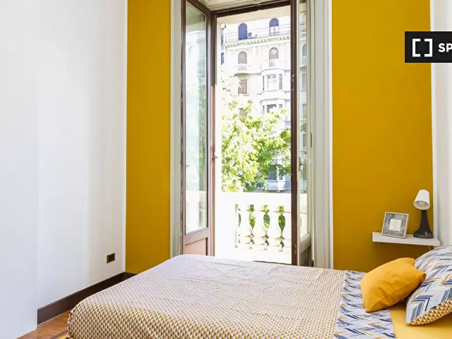 Immagine 4 di Camera condivisa in affitto  in Viale Regina Giovanna a Milano