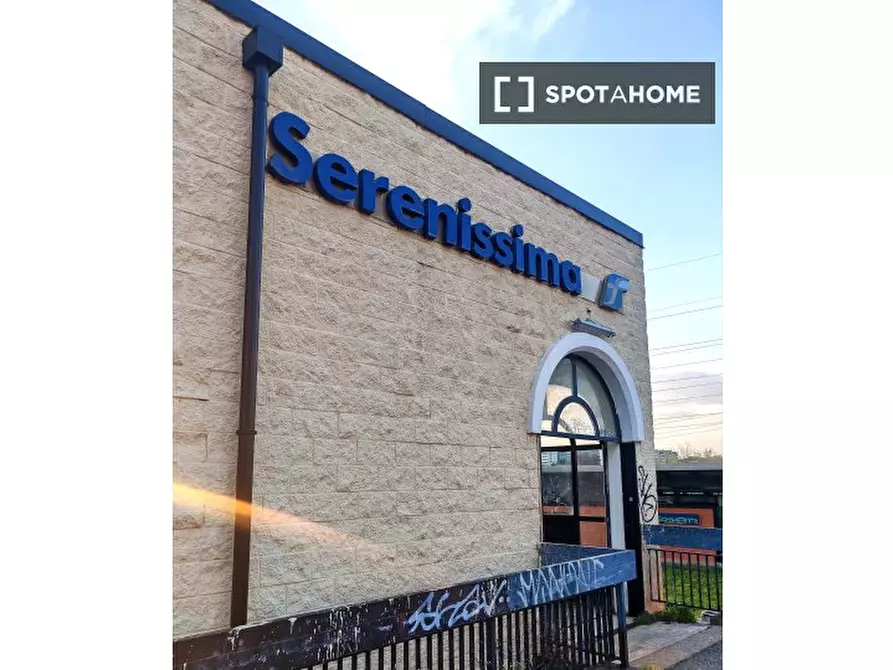 Immagine 17 di Appartamento in affitto  in Viale della Serenissima a Roma