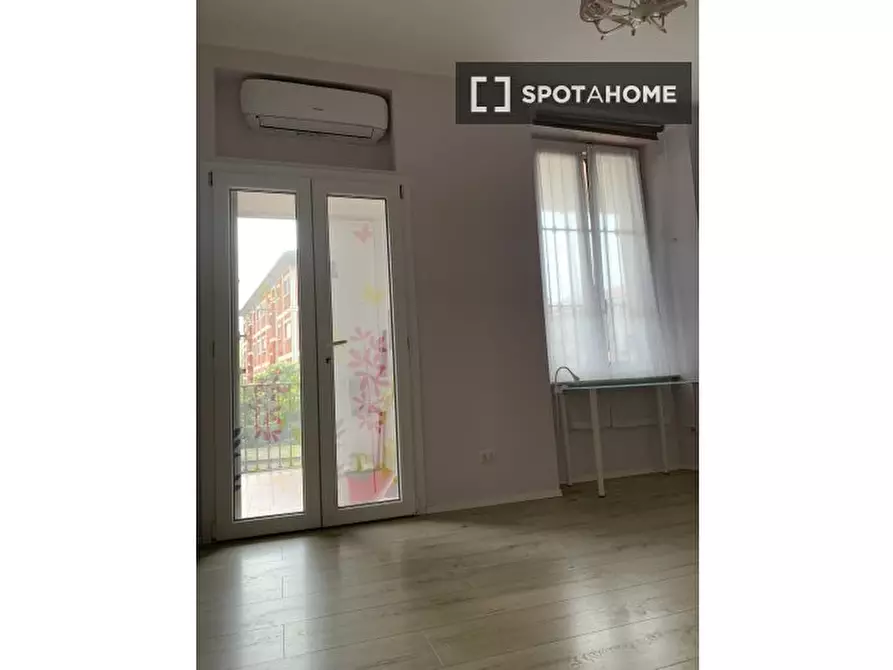Immagine 3 di Camera condivisa in affitto  in Via Pavese a Rozzano