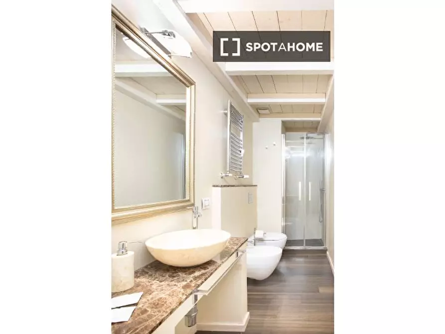 Immagine 3 di Appartamento in affitto  in Via S. Gregorio a Milano