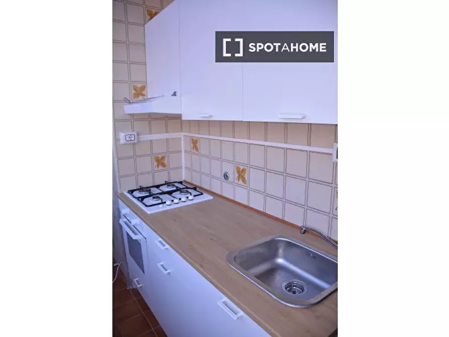 Immagine 3 di Camera condivisa in affitto  in Via Lombardia a Cagliari