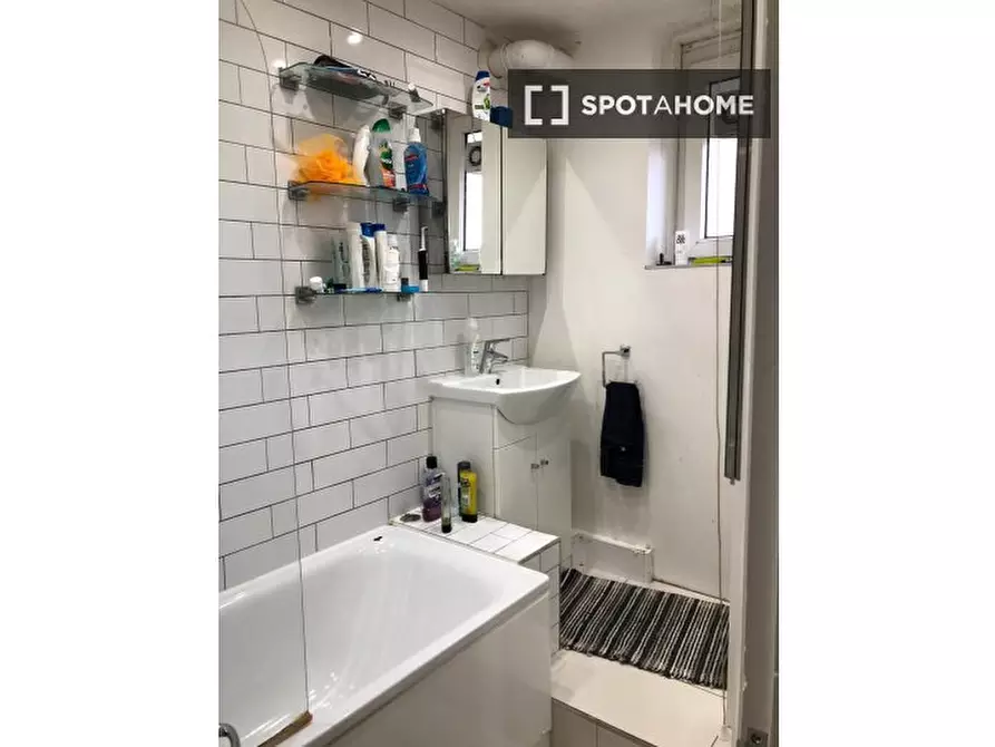 Immagine 14 di Camera condivisa in affitto  in Bethnal Grn Rd a Poplar